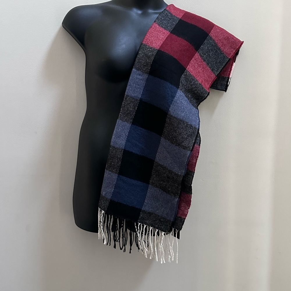 STEVE MADDEN BUFFALO PLAID BLANKET SCARF